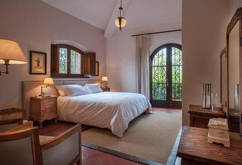 سوییت لوکس, La Baguala