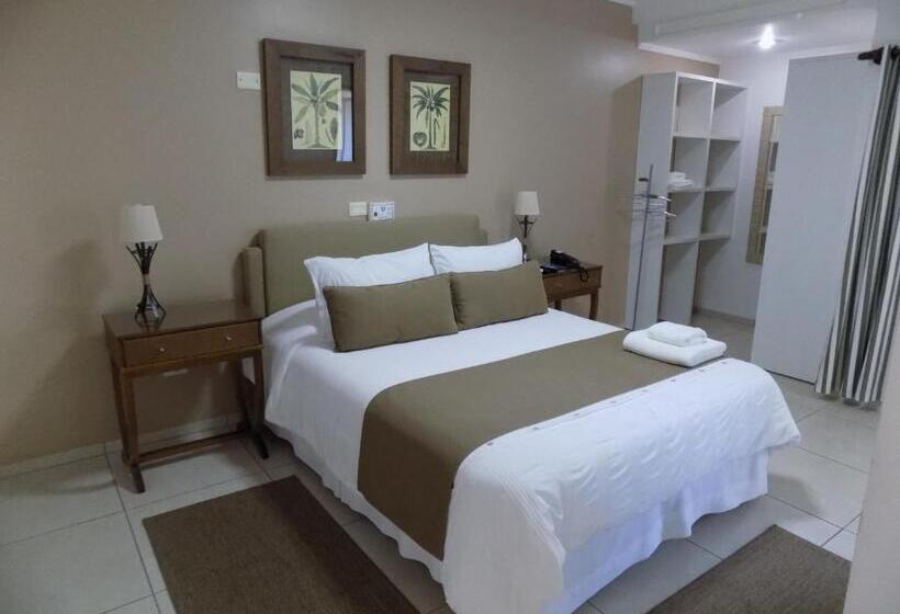 スタンダードスタジオ, Pousada Ourinhos