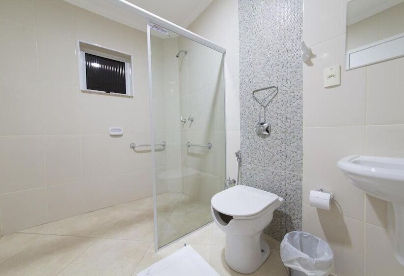 高级三人间, Summit Suítes Hotel Cachoeira Paulista