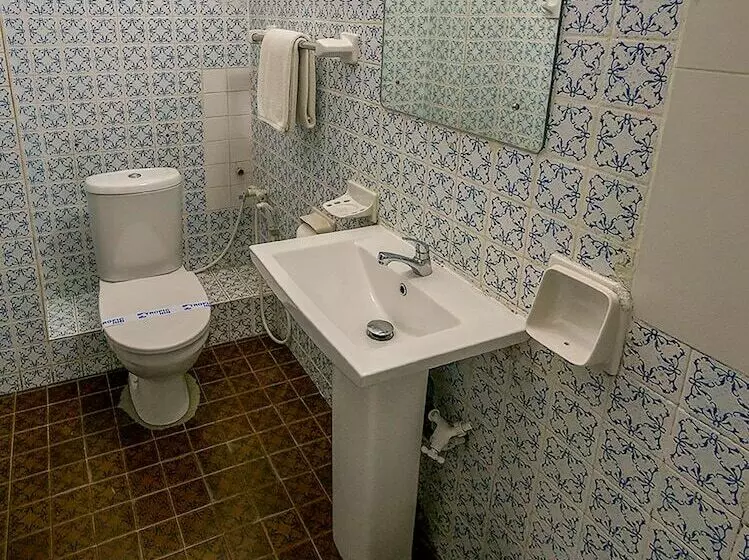 اتاق استاندارد یک نفره, Tropic Inn