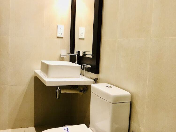 标准间, Tropic Inn