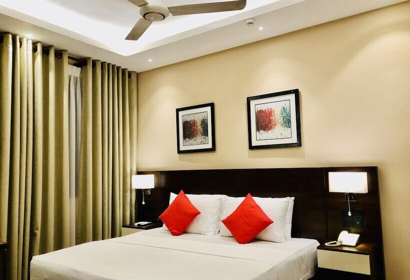 标准间, Tropic Inn