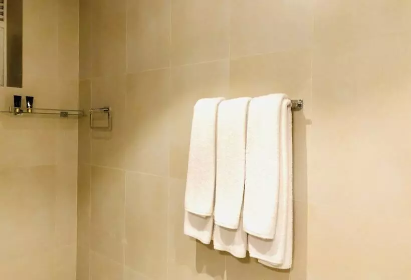 اتاق استاندارد سه نفره, Tropic Inn