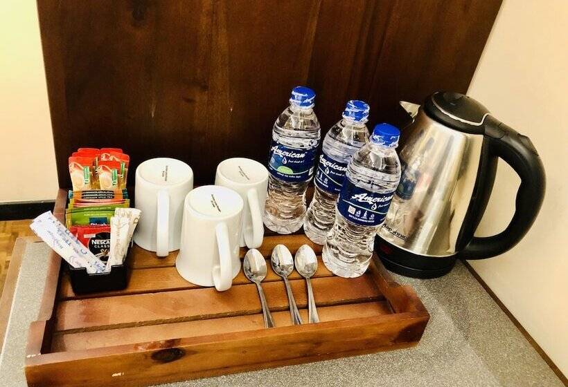 Номер Стандарт Трехместный, Tropic Inn