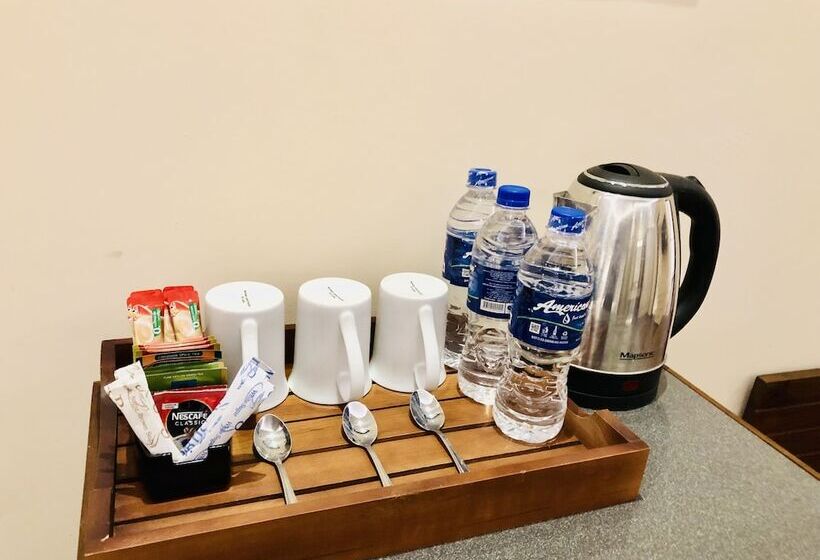 Номер Стандарт Трехместный, Tropic Inn