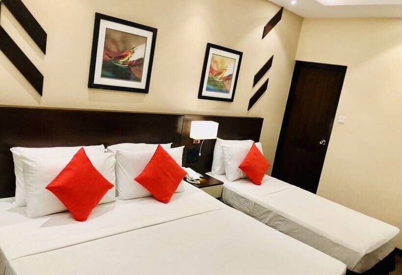 标准三人间, Tropic Inn