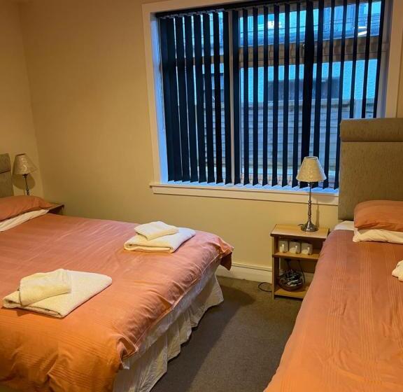 스탠다드 트리플 룸, Glenarroch & Witchwood