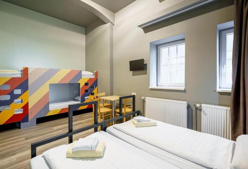 Quarto Familiar, a&o Salzburg Hauptbahnhof