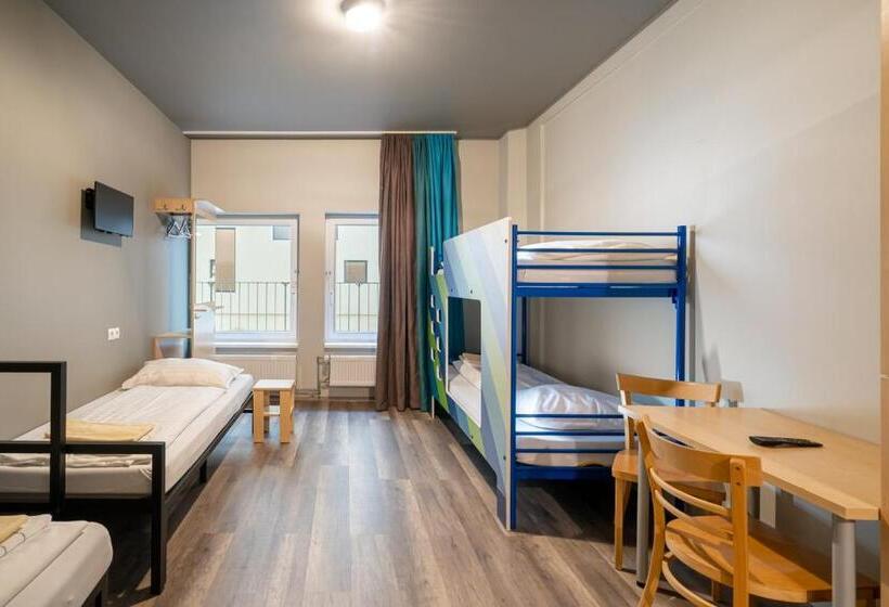 Quarto Triplo Standart, a&o Salzburg Hauptbahnhof