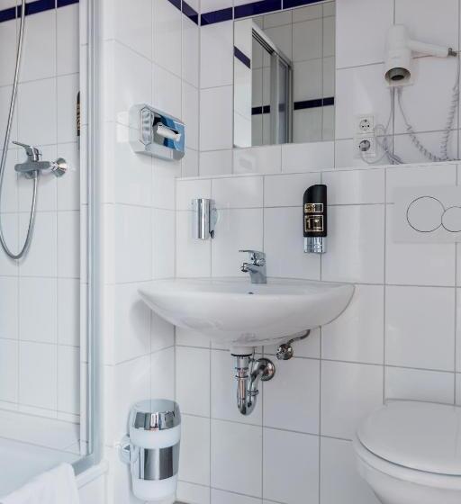 Quarto Triplo Standart, a&o Salzburg Hauptbahnhof