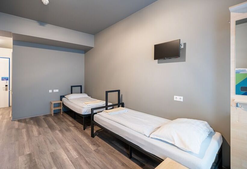 Quarto Triplo Standart, a&o Salzburg Hauptbahnhof