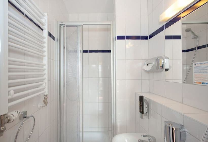 Quarto Familiar, a&o Salzburg Hauptbahnhof