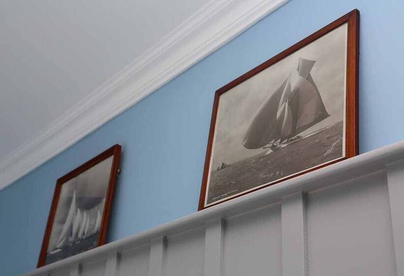 高级大房间, Holly Tree House