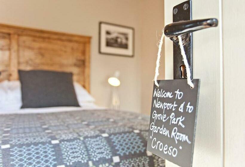 标准三人间, Grove Park