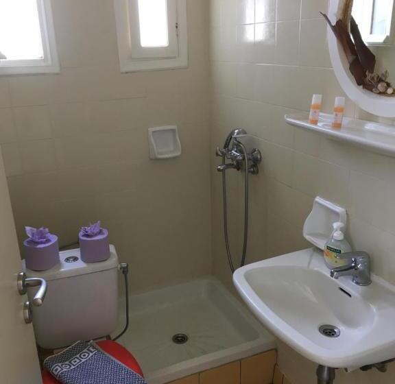 Трехместный Номер Стандарт с Балконом, Afrodite