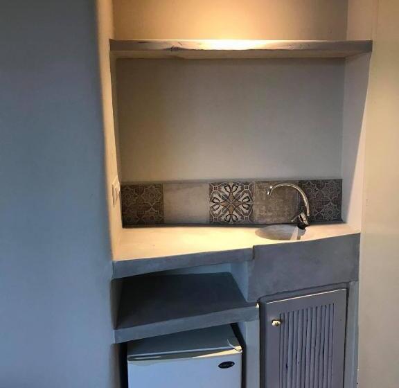 Трехместный Номер Стандарт с Балконом, Afrodite