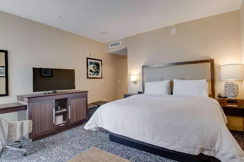 Standard-huone King-vuode, Hampton Inn & Suites Los Angeles Glendale
