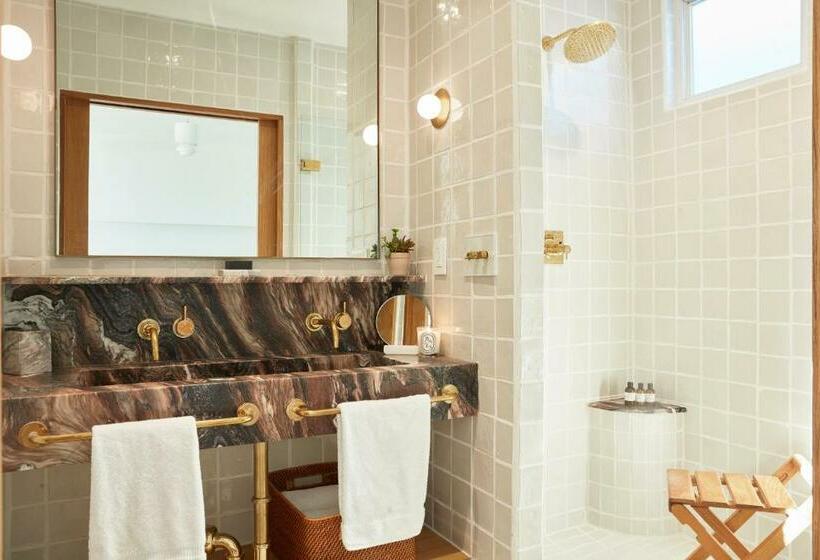 غرفة قياسية سرير كينج, Joaquin