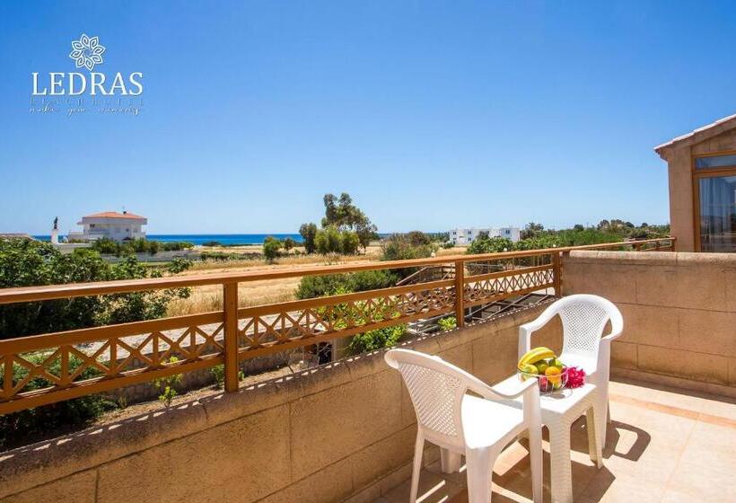 Семейный Номер Вид на Море, Ledras Beach