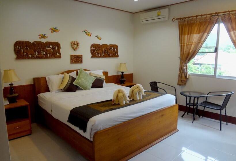 חדר דלוקס, Ngamta