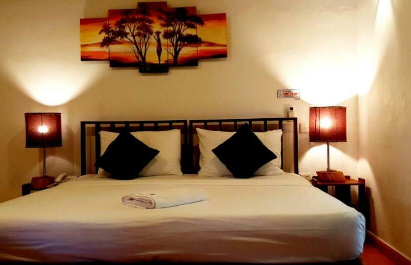 Deluxe Zimmer, Pavana