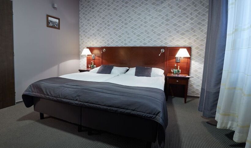 四人标准间, Pension Falconi