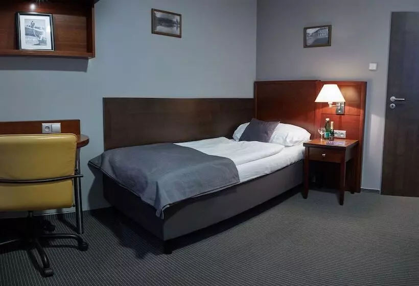 Standard Kolmen Hengen Huone, Pension Falconi