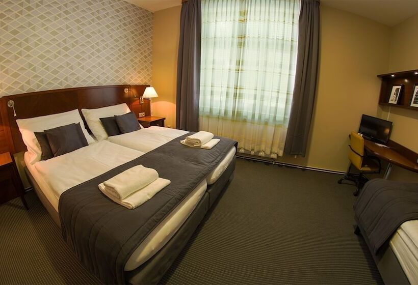 标准三人间, Pension Falconi