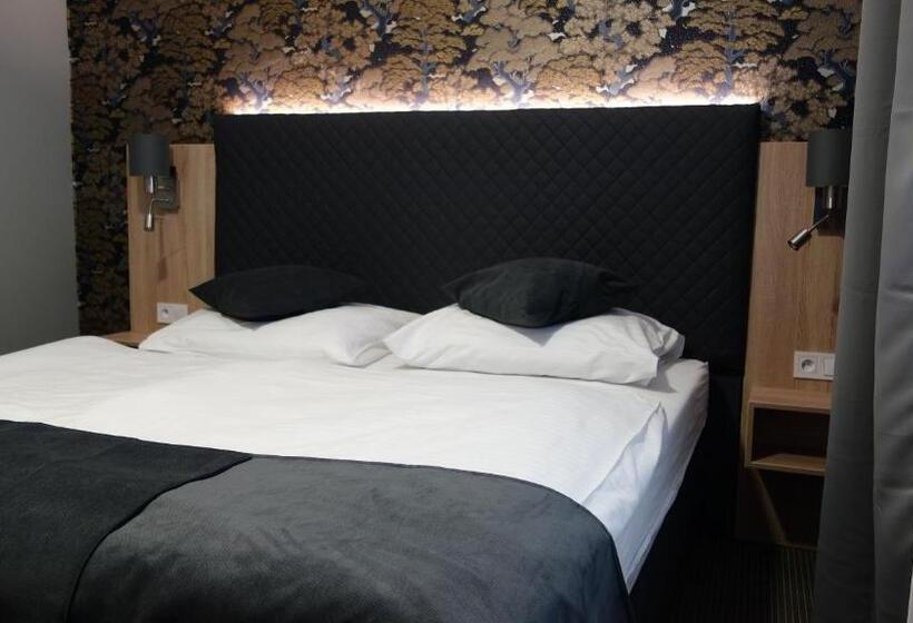 标准间, Pension Falconi