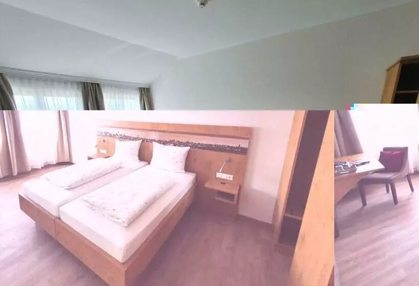 Standard Room with Balcony, & Restaurant Am Obstgarten