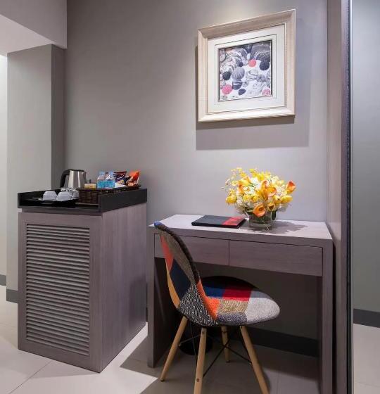 חדר דלוקס, Solace