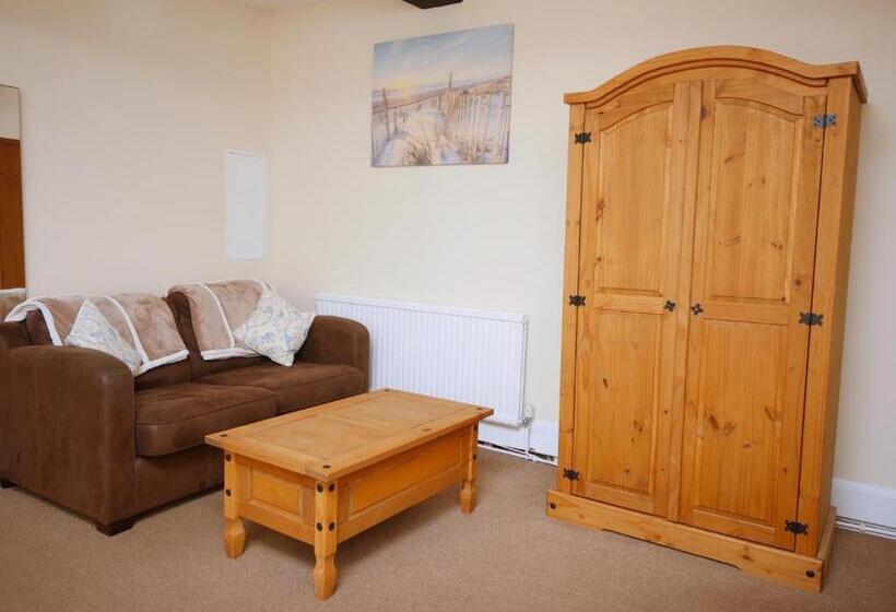 غرفة عائلية, The Five Bells, Eastry