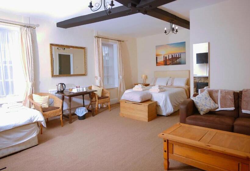 غرفة عائلية, The Five Bells, Eastry