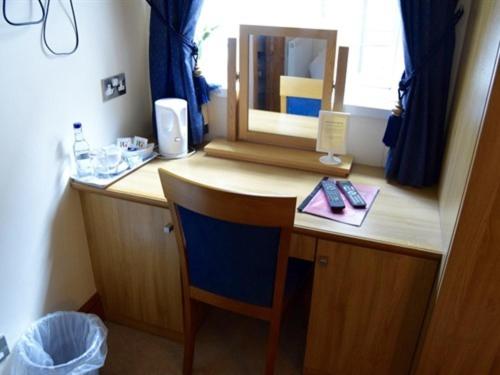 غرفة قياسية فردية, The George