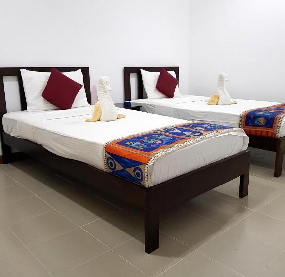 스탠다드 룸, The Waves Beach Chalets