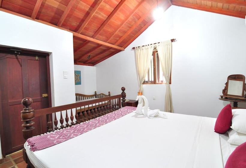 کلبه ییلاقی سوپریور یک خوابه, The Waves Beach Chalets