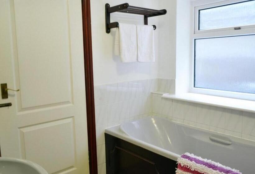 דירת חדר, The Cardigan Bay Guest House