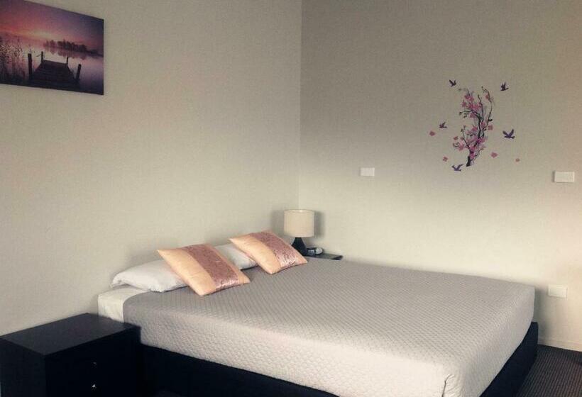 إستوديو قياسى, Rainbow Motel & Guest House