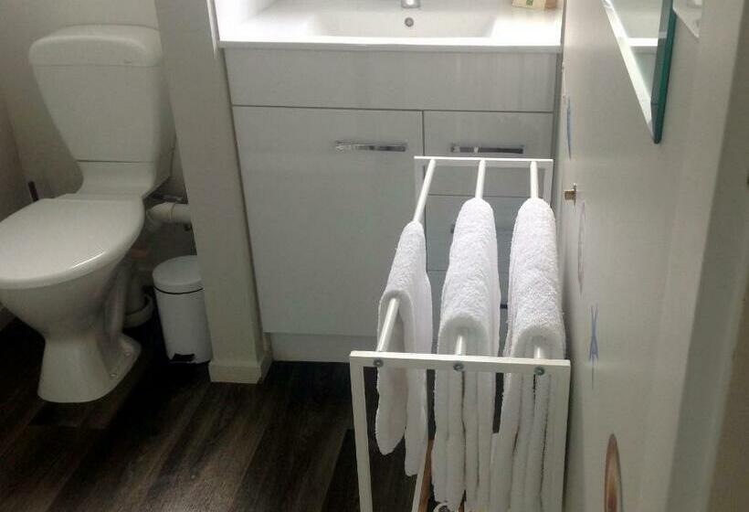 إستوديو قياسى, Rainbow Motel & Guest House