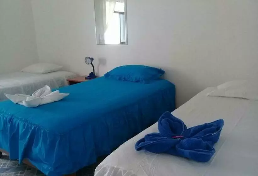 اتاق استاندارد سه نفره, Hostal Insular