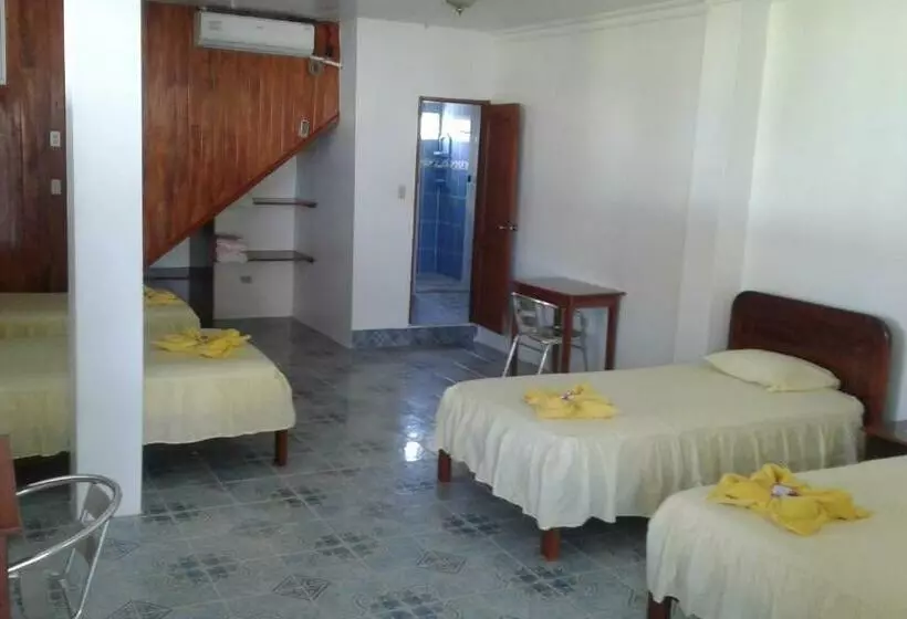 اتاق استاندارد چهار تخته, Hostal Insular