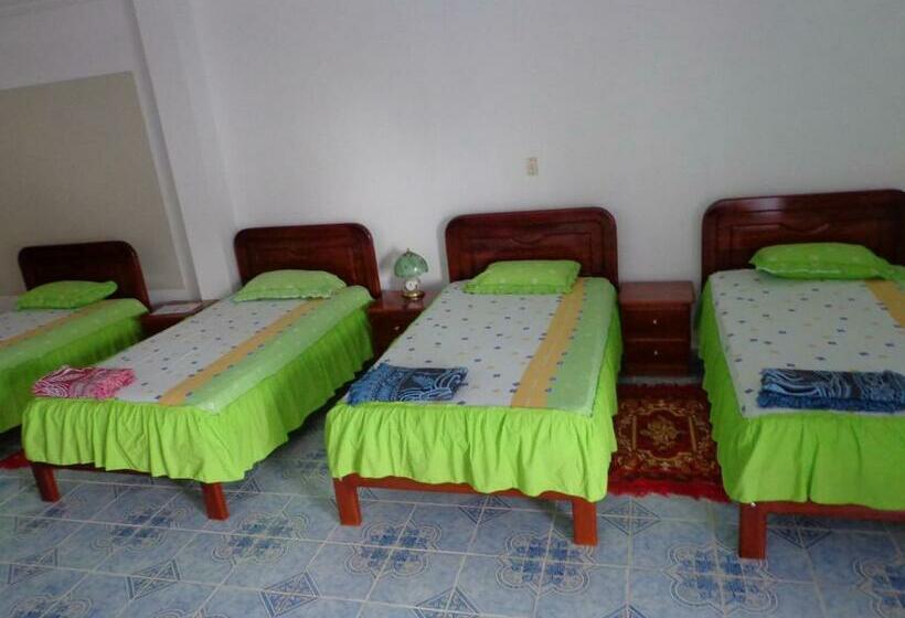 スタンダード４人部屋, Hostal Insular