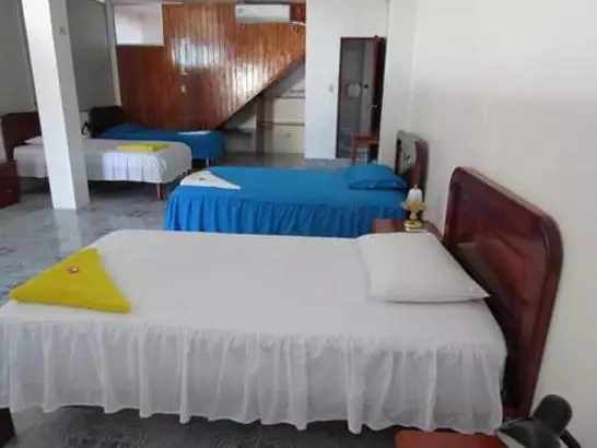 اتاق استاندارد چهار تخته, Hostal Insular