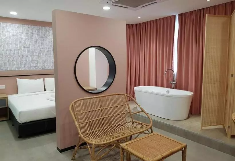 スタンダードスタジオ, Bloommaze Boutique Hotel Klang