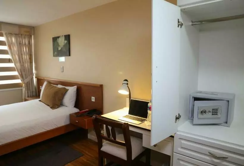 Standard Yhden Hengen Huone, Carolina Montecarlo