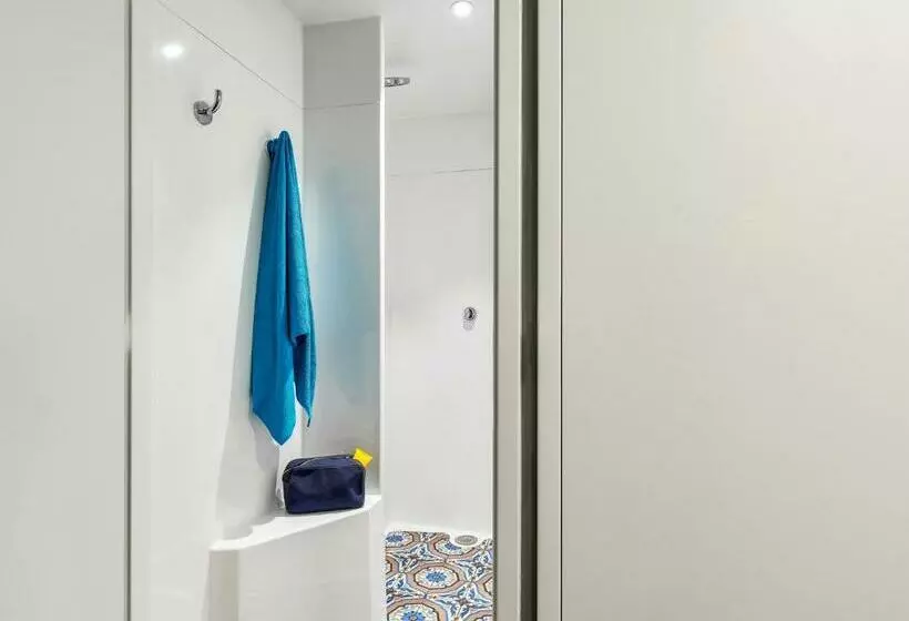 Standard Room, F1 Laval