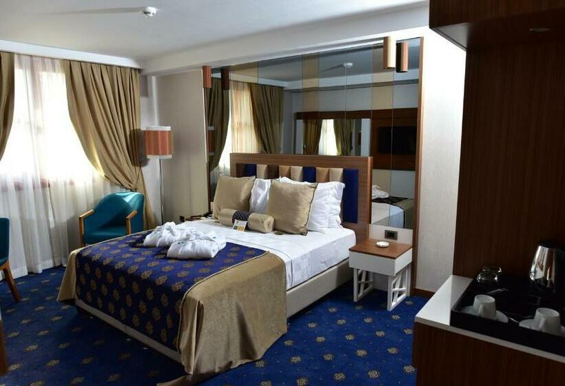 スーペリアールーム, Giritligil