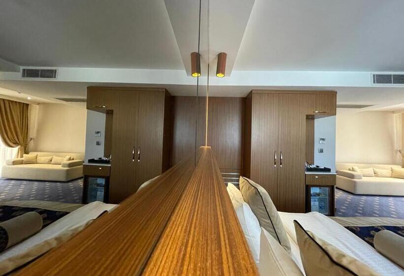 デラックスルーム, Giritligil