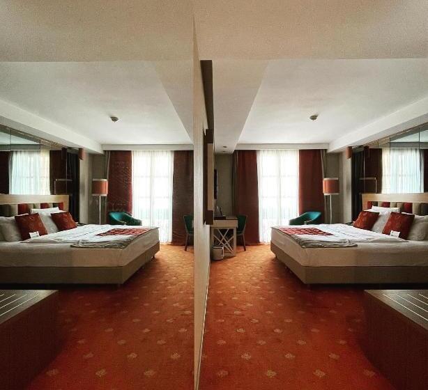 デラックスルーム, Giritligil