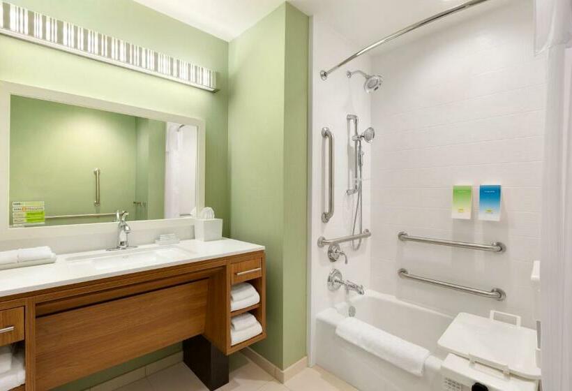 מיטת קינג בסוויטה, Home2 Suites By Hilton Houston Willowbrook